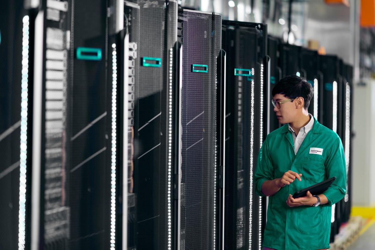 ProLiant DL20 Gen11 NS204i-u Hot Plug Boot Optimized Storage Device Enablement Kit